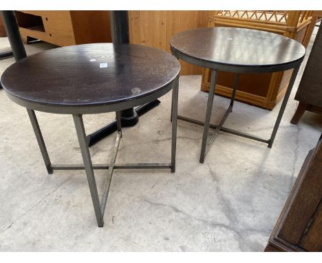 A PAIR OF LAMP TABLES ON METAL BASES, 20" DIAMETER 