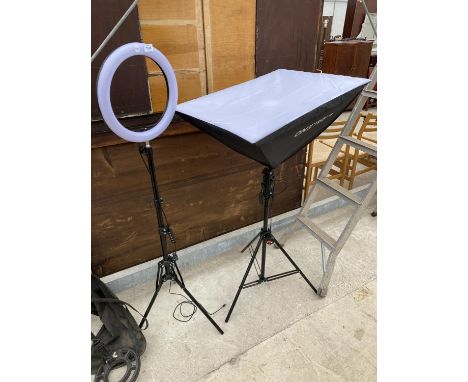 A RALENO LIGHT BOX AND PHOTOGRAPHY LAMP 