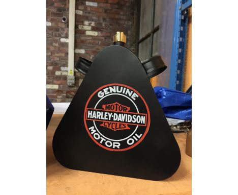 A BLACK HARLEY DAVIDSON MOTOR OIL CAN, HEIGHT APPROX 25CM 