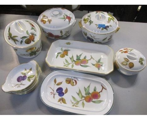 A small selection of Royal Worcester Evesham pattern china 