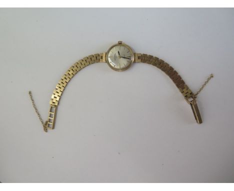 A 9ct yellow gold Rotary bracelet manual wind wristwatch - 19mm case - approx weight 15.6 grams - running 