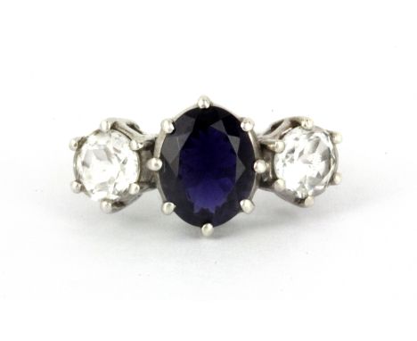 A 925 silver ring set with oval cut iolite and white topaz, (N.5).