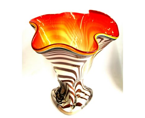 A large Murano glass handkerchief vase, H. 31cm. Condition: good, no visible damage or repair.