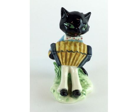 Geobals model KT 252 cat playing an accordion 9cm high