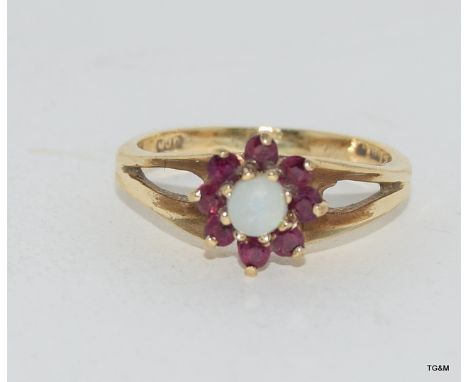 9ct gold ladies opal and garnet ring size O