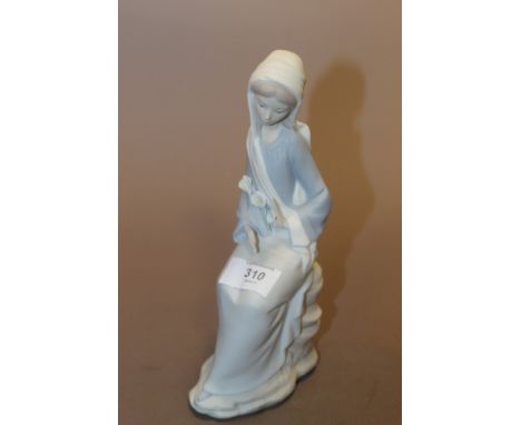 A LLADRO MATT FINISH SEATED LADY FIGURE 