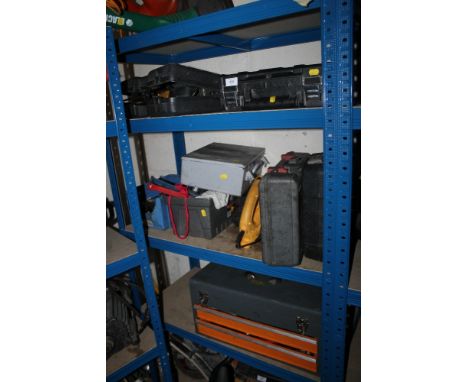 A QUANTITY OF TOOLS & PARTS TO INC DEWALT DRILL ETC PLUS AN RAC TOOL CHEST