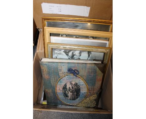 A BOX OF VINTAGE BLACK AND WHITE PHOTOGRAPHS ETC.