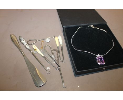 A SELECTION OF BUTTON HOOKS, SHOE HORN ETC. TOGETHER WITH A BOXED NECKLACE