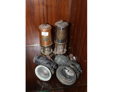 TWO VINTAGE MINERS LAMPS TOGETHER WITH TWO VINTAGE BICYCLE LAMPS (4)