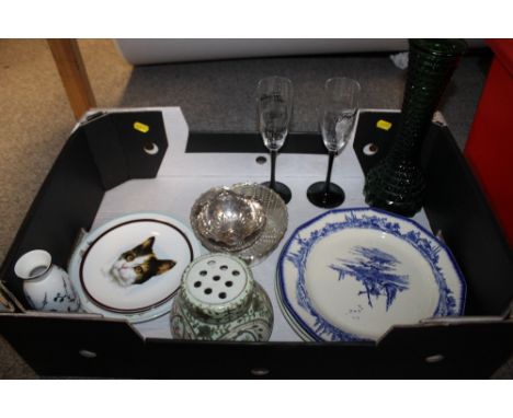 A TRAY OF CERAMICS, GLASSWARE AND METALWARE TO INCLUDE COALPORT PLATES, ROYAL WORCESTER, SILVER PLATED BOWL ETC.