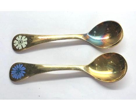 2 Silver Georg Jensen year spoons 1980 and 1981 weight 92g 
