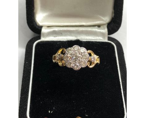 18ct gold diamond cluster ring .90ct 