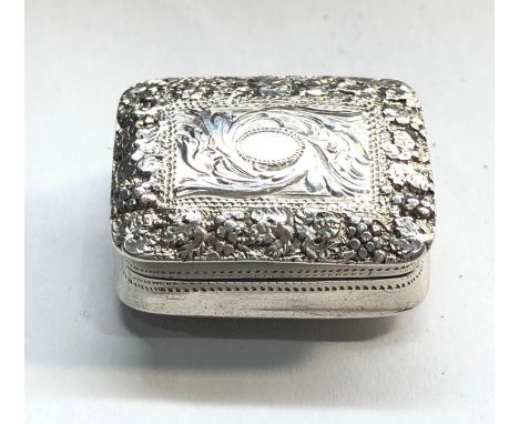 Antique Georgian silver vinaigrette Birmingham silver hallmarks measures approx. 23mm by 18mm and 9mm deep in good condition 