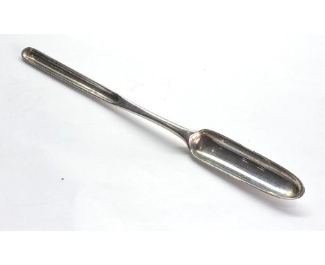 Georgian silver marrow spoon London silver hallmarks 1770 measures approx 21cm long 