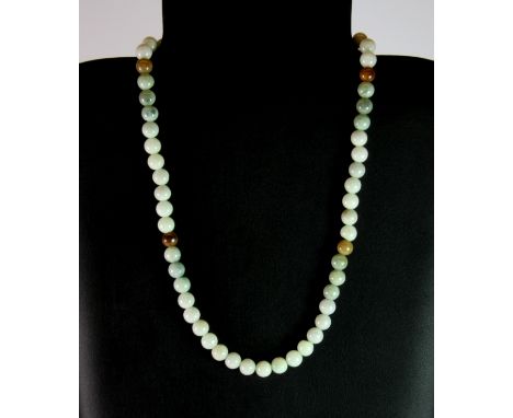 A mixed colour polished jade/hardstone bead single row necklace.