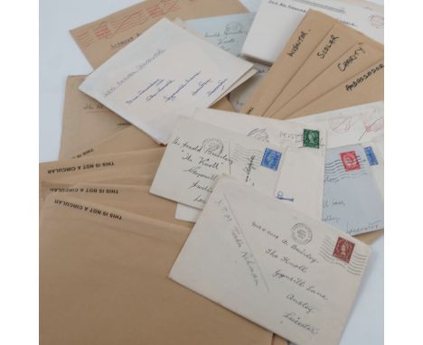 A collection of autographs, to include Ambassadors, overseas Prime Ministers, Queen Victoria, overseas diplomats, archaeologi