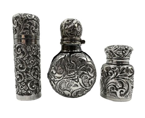 Late Victorian silver scent flask chased with scrolls, hinged cover and interior glass stopper H4cm Birmingham 1898 Maker C.C