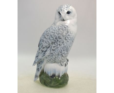 A Royal Copenhagen model of a Snowy owl, 39 cm high Condition Report Good condition - no chips or cracks, 1st quality