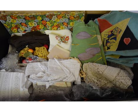 A box of assorted textiles to include; a late 19th century lace collar, a Maltese lace collar, lengths of lace and other edgi