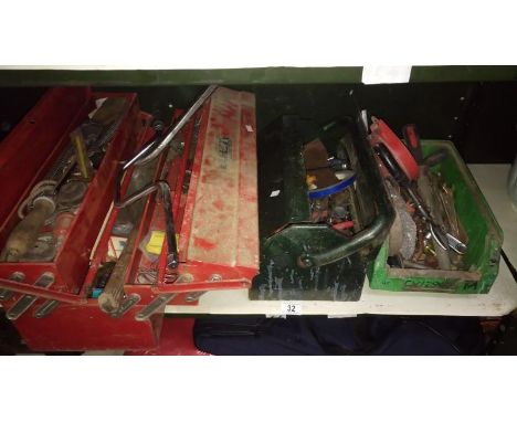 A large quantity of tools
