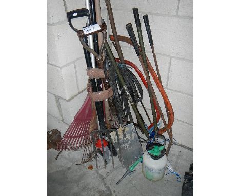 A quantity of garden tools