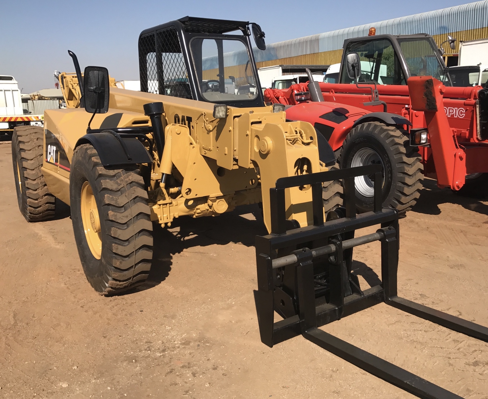 2008 CAT TH83 TELEHANDLER (3RN05180) (5,485 HRS)