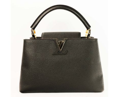 LOUIS VUITTON CAPUCINES MM BAG. black leather with contrasting fuchsia leather lining, hand bag, on the shoulder or worn cros