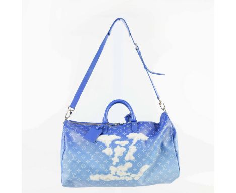 LOUIS VUITTON KEEPALL BANDOULIERE CLOUDS 50 BAG. Limited Edition Monogram designed by Virgil Abloh,  défilé homme automne hiv