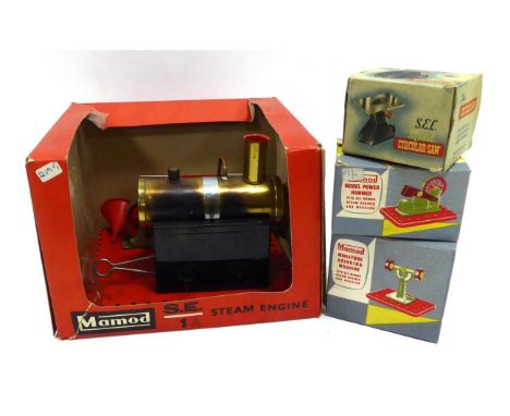 Mamod SE1 Stationary Steam Engine (G, scorching to boiler, box G-F, lacks cellophane) Grinding machine and Power hammer (both
