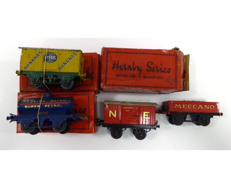 Hornby Series O Gauge Wagons Fyffes Bananas and Redline-Glico tank (both boxed) Meccano coal, NE Gunpowder (generally G) and 