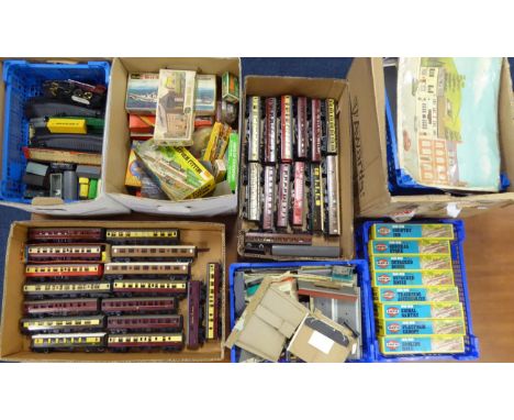 Hornby Railways OO Gauge Nine Assorted Coaches together with six other items of rolling stock and three Lima coaches (all box