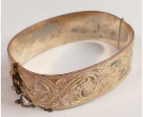 Hallmarked silver bangle, weight 40g. 20mm deep. 6.5cm x 5cm