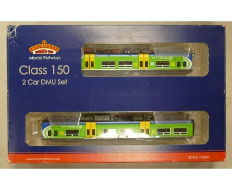 Bachmann OO gauge Class 150 2 Car DMU Model Train Set, boxed 