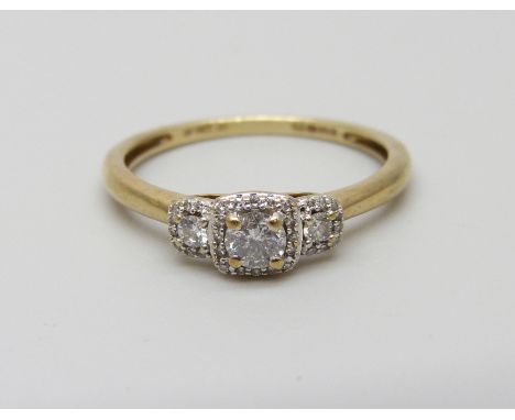 A 9ct gold and diamond cluster ring, 1.5g, M