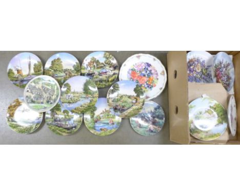 A box of Royal Worcester and Royal Albert collectors plates **PLEASE NOTE THIS LOT IS NOT ELIGIBLE FOR IN-HOUSE POSTING AND P