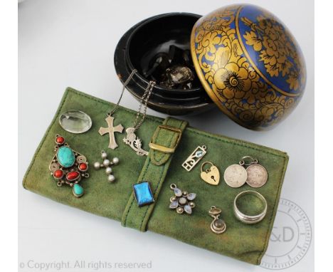 A circular papier mache box and cover containing assorted vintage and costume jewellery, lose stones and gold