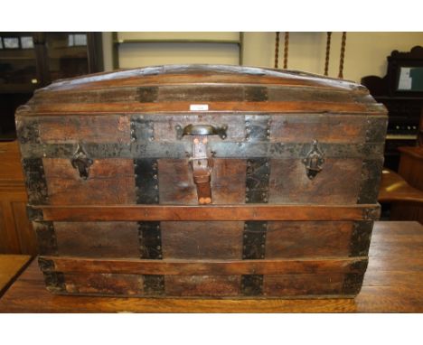Dome top steamer trunk