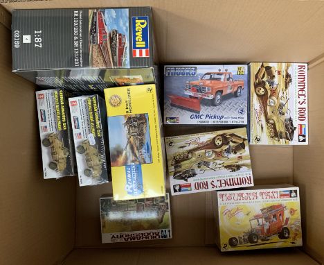 Nine assorted plastic model kits by Lindberg, Revell and similar, including a Revell BR diesel locomotive in 1:87 scale and t