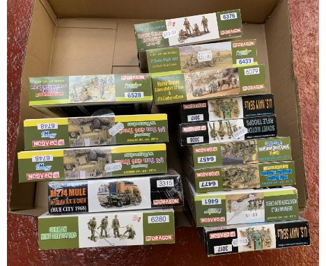 14 x Dragon 1:34 scale military related plastic model kits, including: 6748; 3017; etc. Boxed, unstarted and complete.