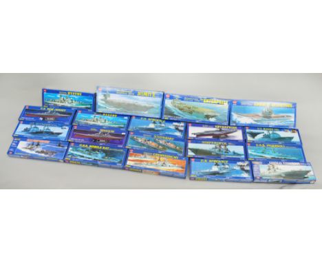 19 x Kitech 1:800 scale plastic model kits, all motor driven boats: New Enterprise; NIMI72; Kuzneston. Boxed, unstarted and c