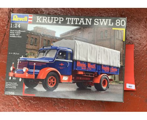 Revell 07559 Krupp Titan SWL 80 lorry 1:24 scale plastic model kit. Boxed, unstarted and complete.