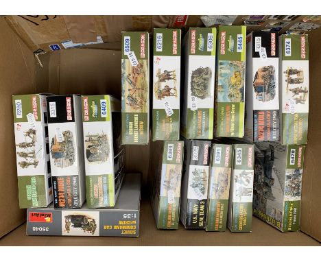 15 x Dragon and MiniArt plastic model kits, all 1:35 scale and military related, including: 6409; 6345; etc. Boxed, unstarted