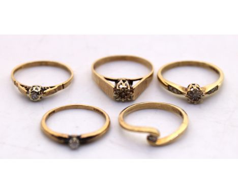 Selection of Five 9ct Gold Ilusion Set Diamond Engagement Rings.  The biggest Diamond size is approx. 0.05ct.  The Ring Sizes