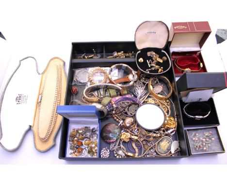 Selection of Costume Jewellery.  To include; an Unmarked White Metal Jadeite Brooch, Lotus Simulated Pearls Boxed, Watches to