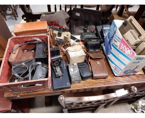 Collection of old cameras, film projector &amp; other similar items