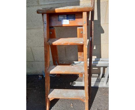 Aluminium ladder, small wooden step ladder &amp; crowbar
