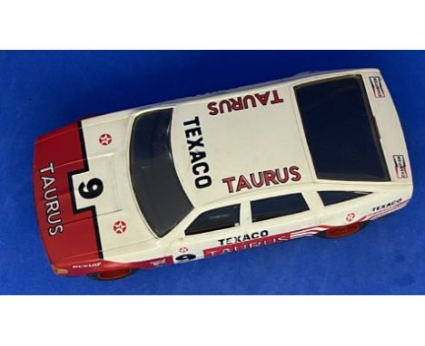 Rover 3500 Rally "Taurus" no9 1:32 Scalextric slot racing car unboxed with some ageing fair, good condition. We combine posta