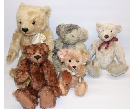 Five modern jointed vintage style teddy bears, comprising a 'Fair Bears' bear with pink fur designed by Diana Taylor, a Sigik