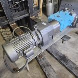 Waukesha 042 U2Waukesha Pump Model 045U2 Moteur Sterling 230/460volts, 5hp, 3ph. 60 hz. On Stainless